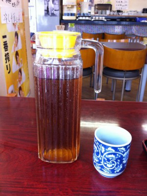 徳翔楼　お冷（お茶）