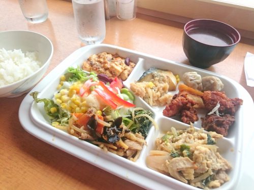 ビュッフェ_食事2