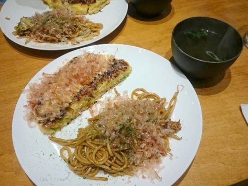 あずまや調布南口店・お好み焼き＋焼きそば＋吸物