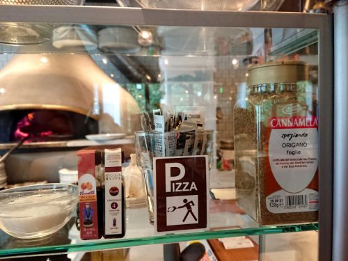 ピッツェリア ナポレターナ カンテラ：店内＆ピザ窯