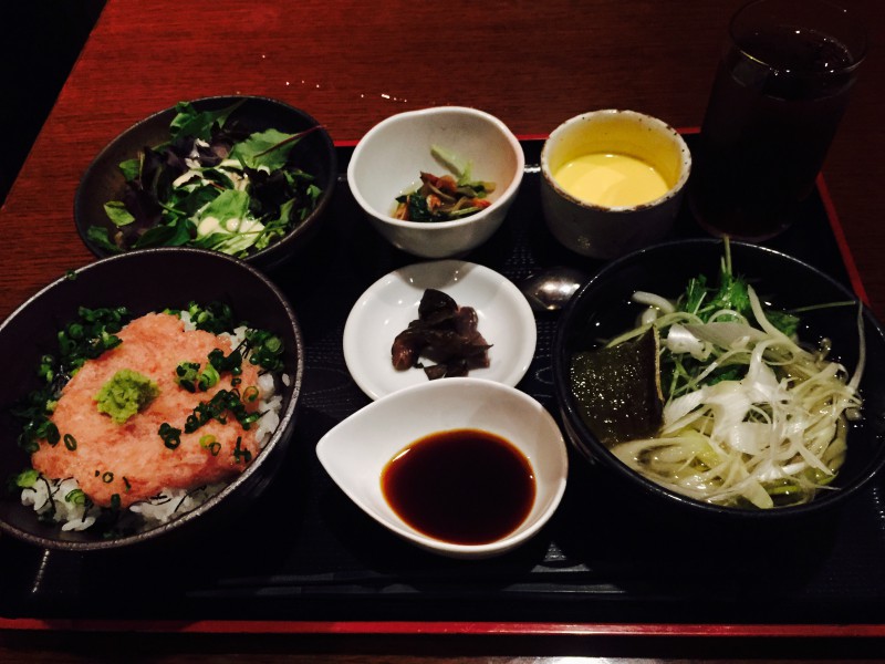 カンファーラ　ネギトロ丼